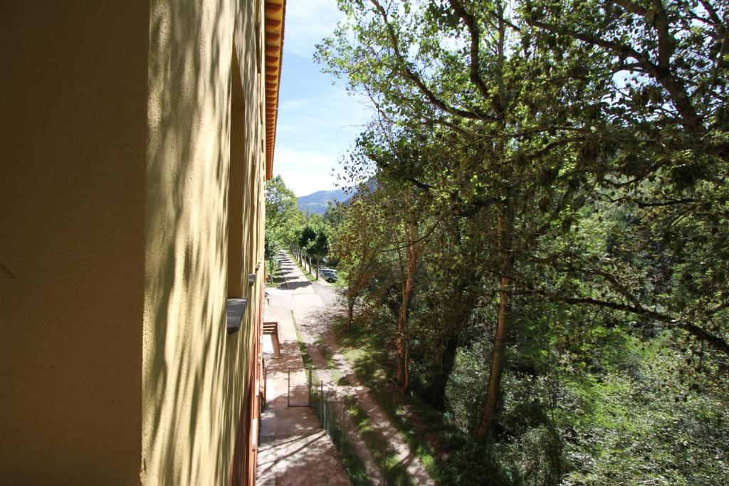 Alberg Roques Blanques Ribes De Freser Oda fotoğraf